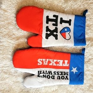 Oven Mitts - Don't mess with Texas